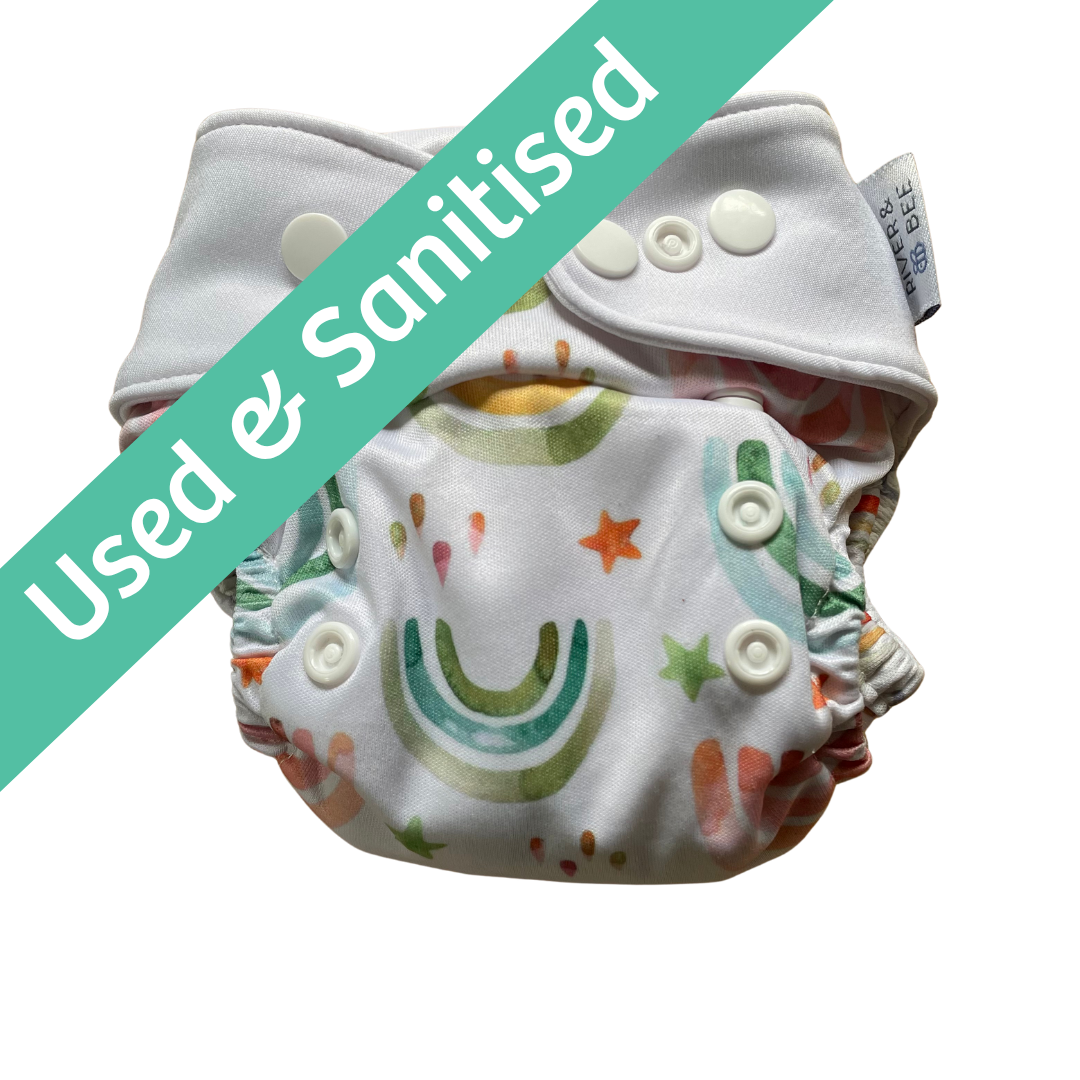 River & Bee Newborn Nappy