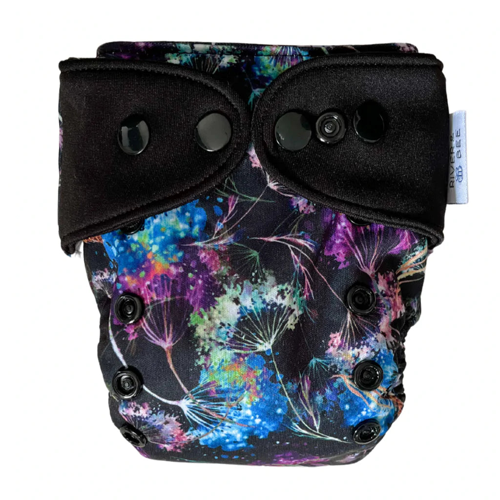 River & Bee Newborn Nappy